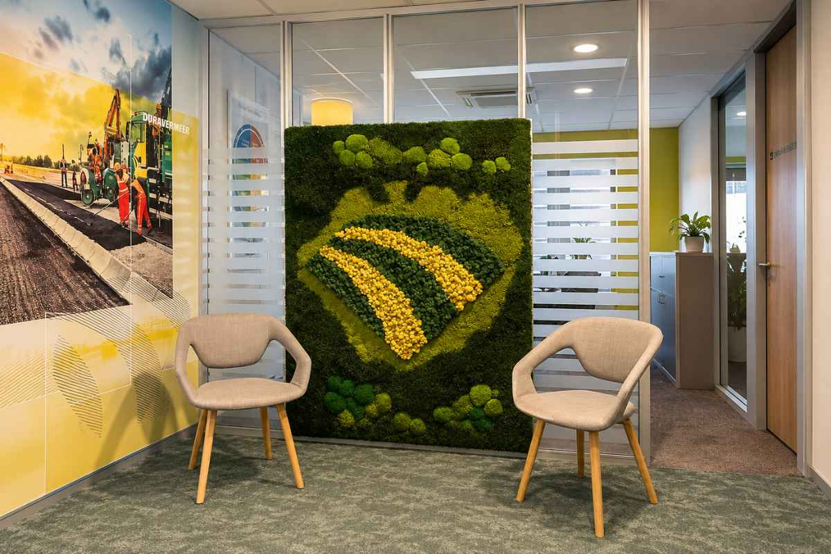 Mosmuur bij Dura Vermeer in de Botlek